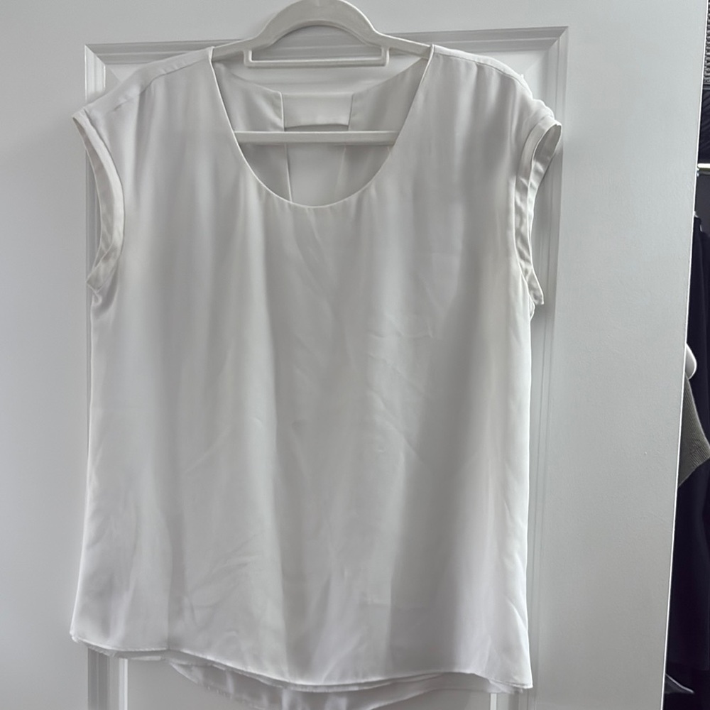 Elegant White Women's Top Express Medium